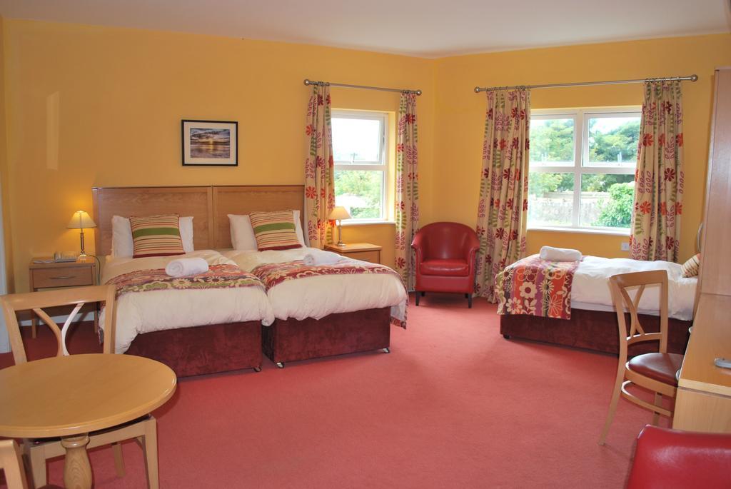 West View Accomodation Hotel Louisburgh Room photo